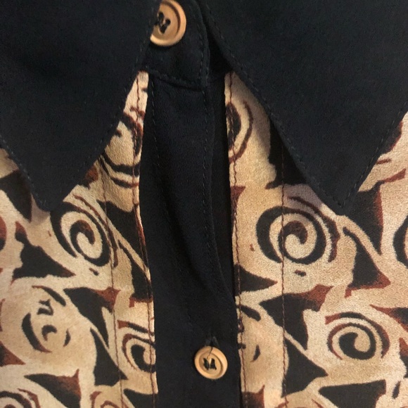 🚨pattern button down🚨 - Picture 2 of 3